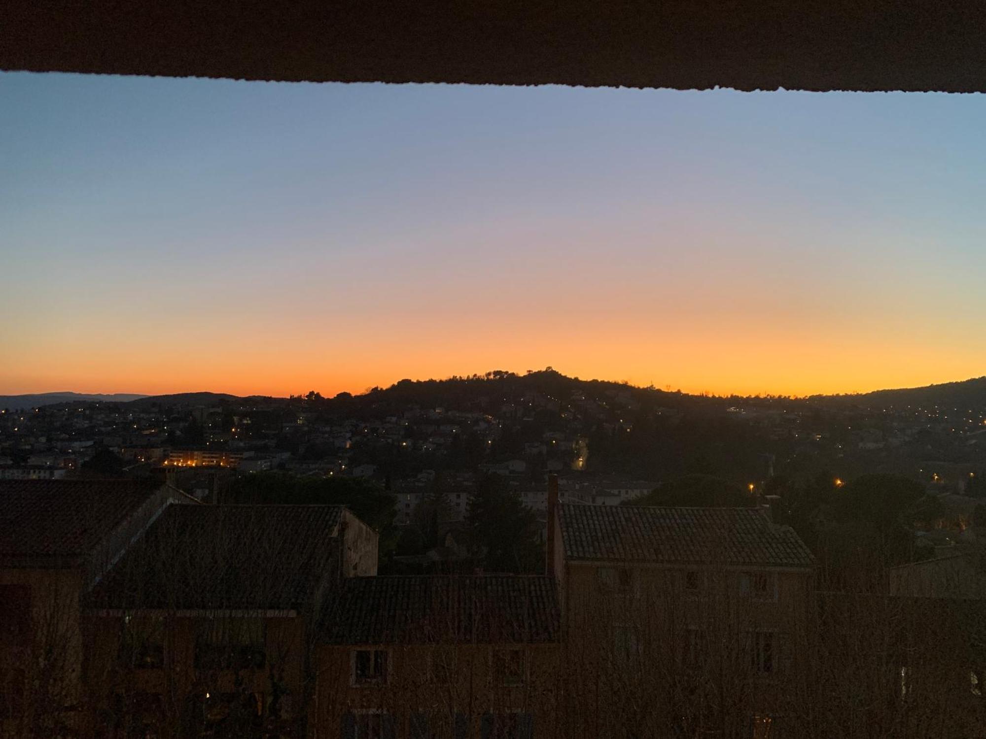 Apartment Duplex T3 Climatise Centre Terrasse Parking Payant